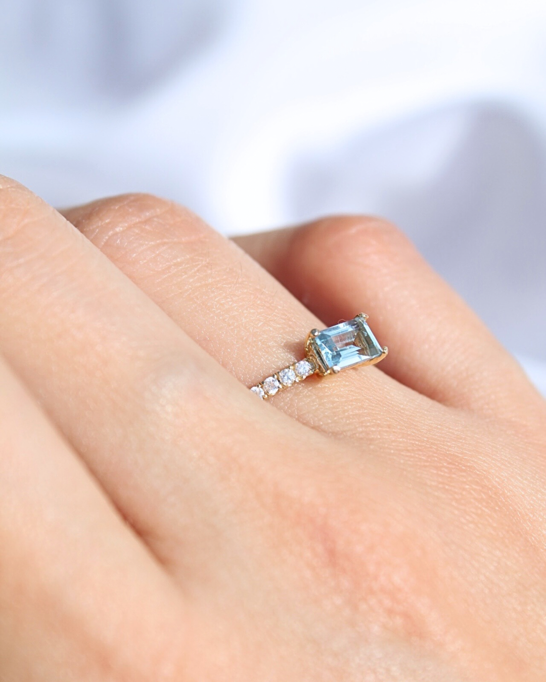 Anillo Topacio azul y Diamantes/Moissanitas en aro — foto 3