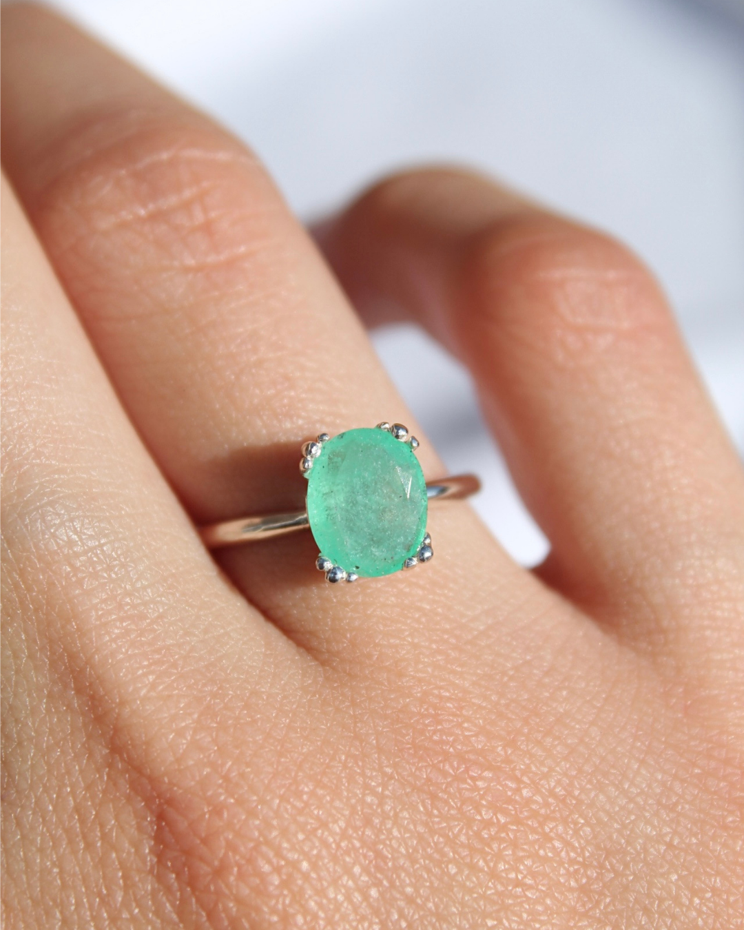 Solitario Esmeralda oval con 12 uñas — foto 1