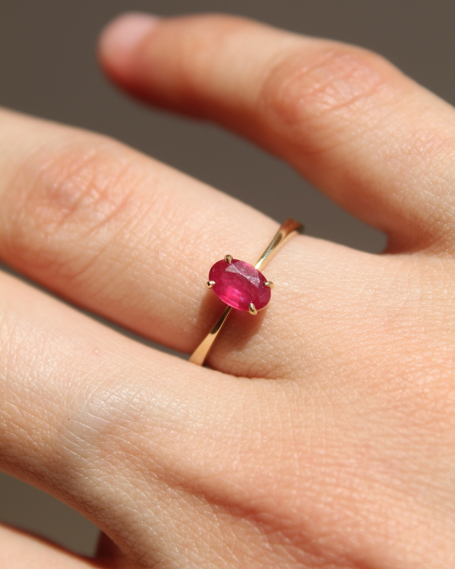 Anillo Rubí oval