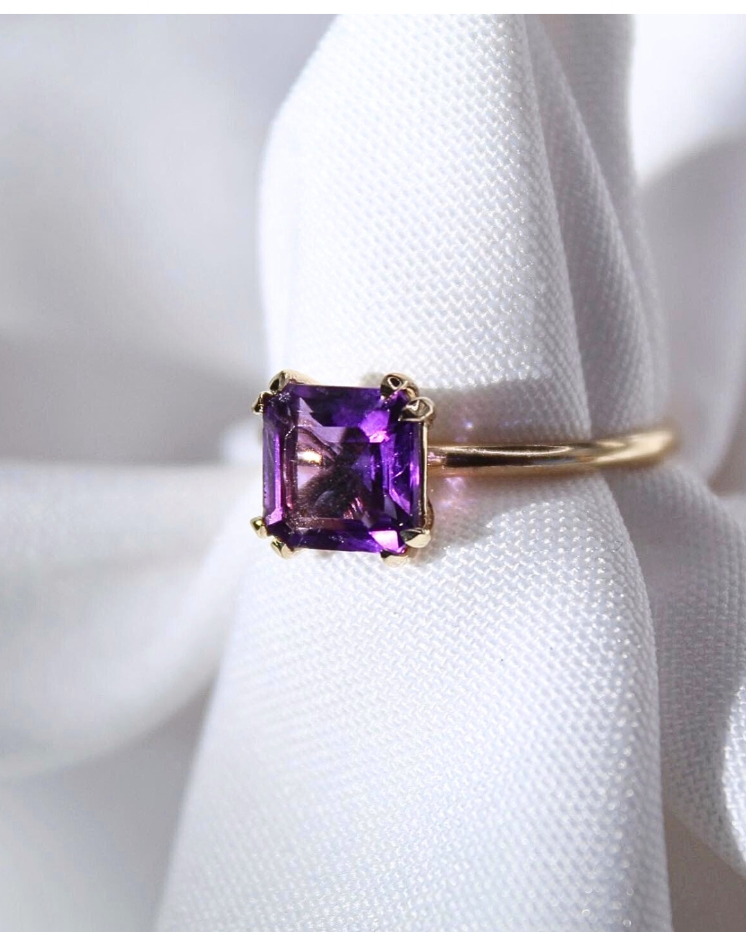 Solitario Amatista asscher con 9 uñas — foto 1