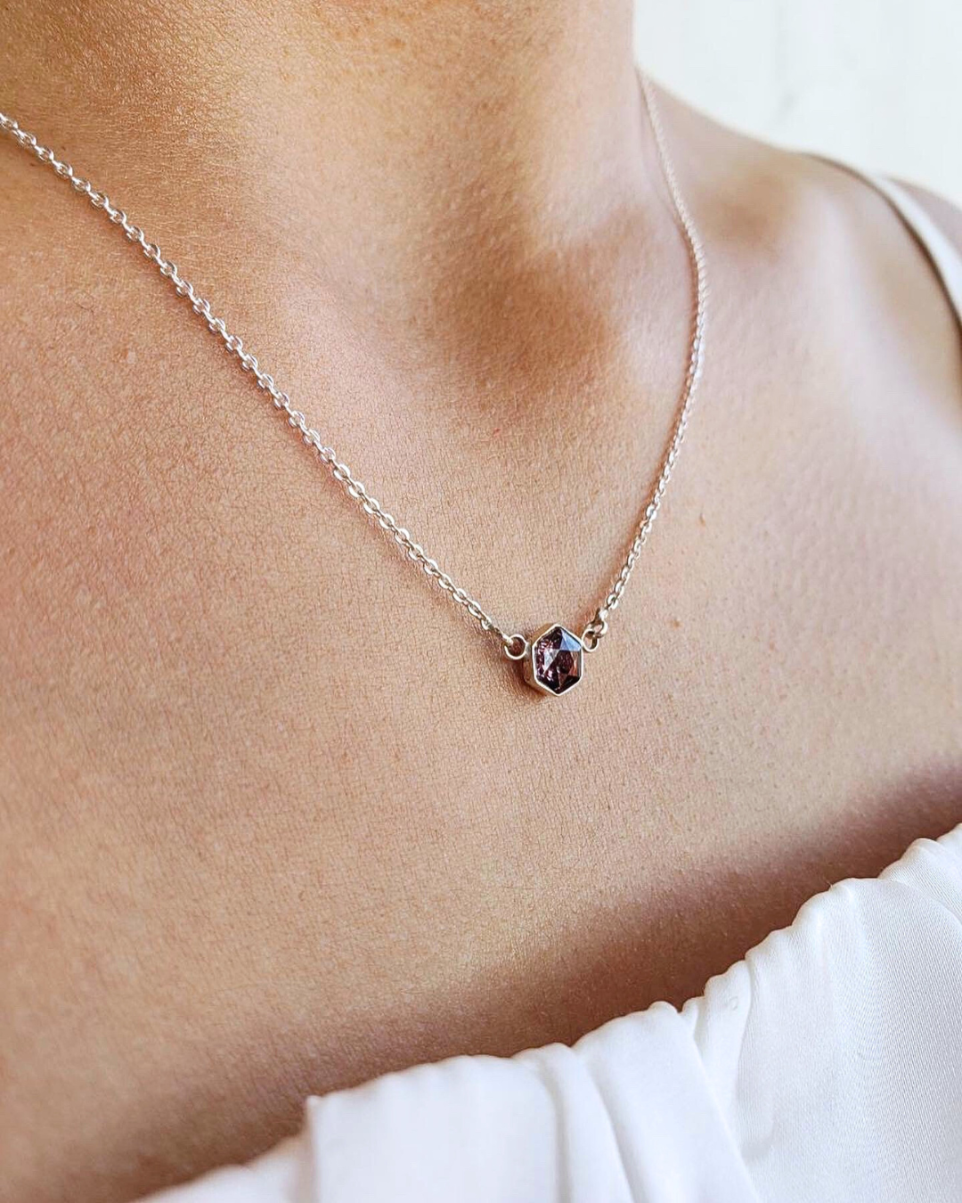Collar gema hexagonal en bisel — foto 2