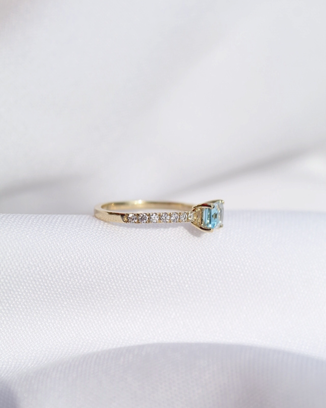 Anillo Topacio azul y Diamantes/Moissanitas en aro — foto 5