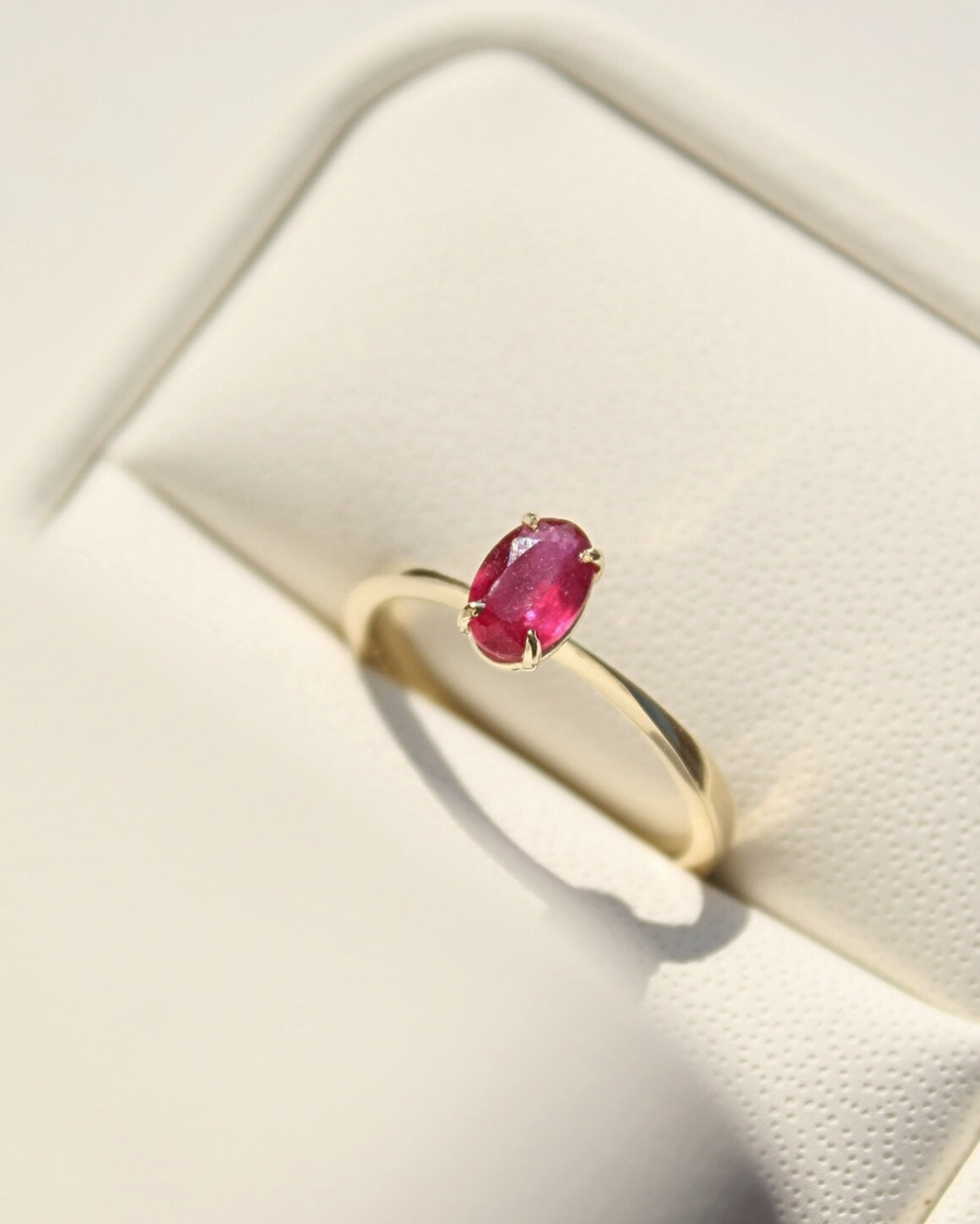 Anillo Rubí oval