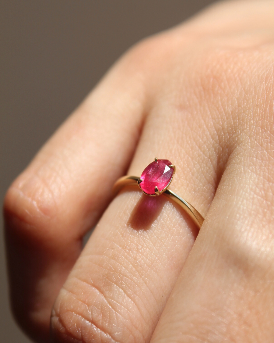Anillo Rubí oval