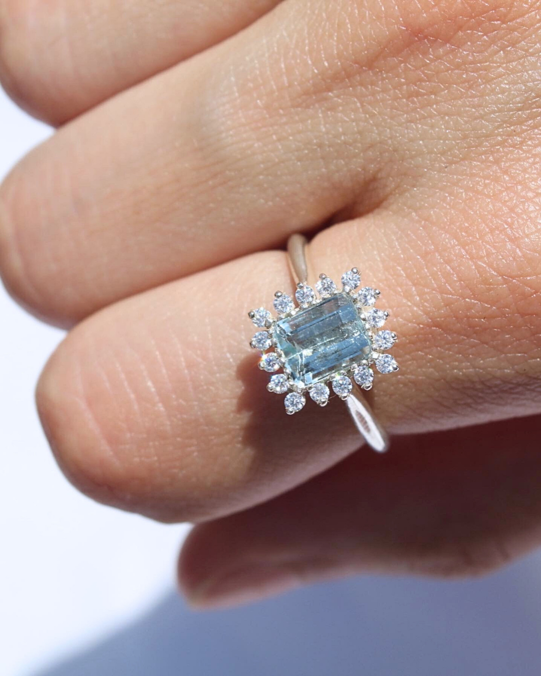 Anillo aguamarina con halo — foto 1